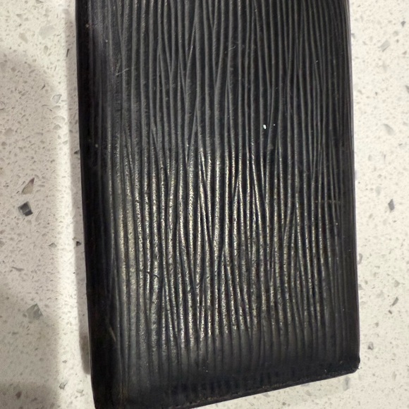 Louis Vuitton Black Leather EPI key holder - Picture 2 of 7